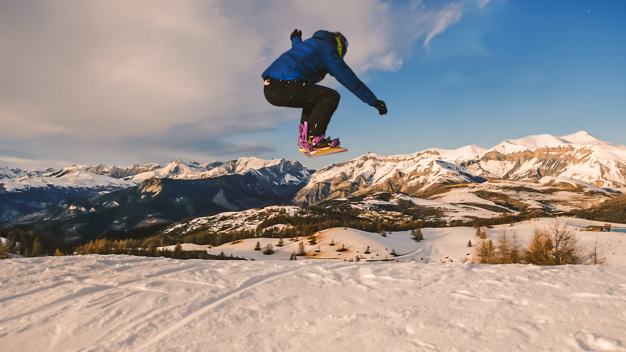 Exploring the Thrills of Snowboarding: A Comprehensive Guide